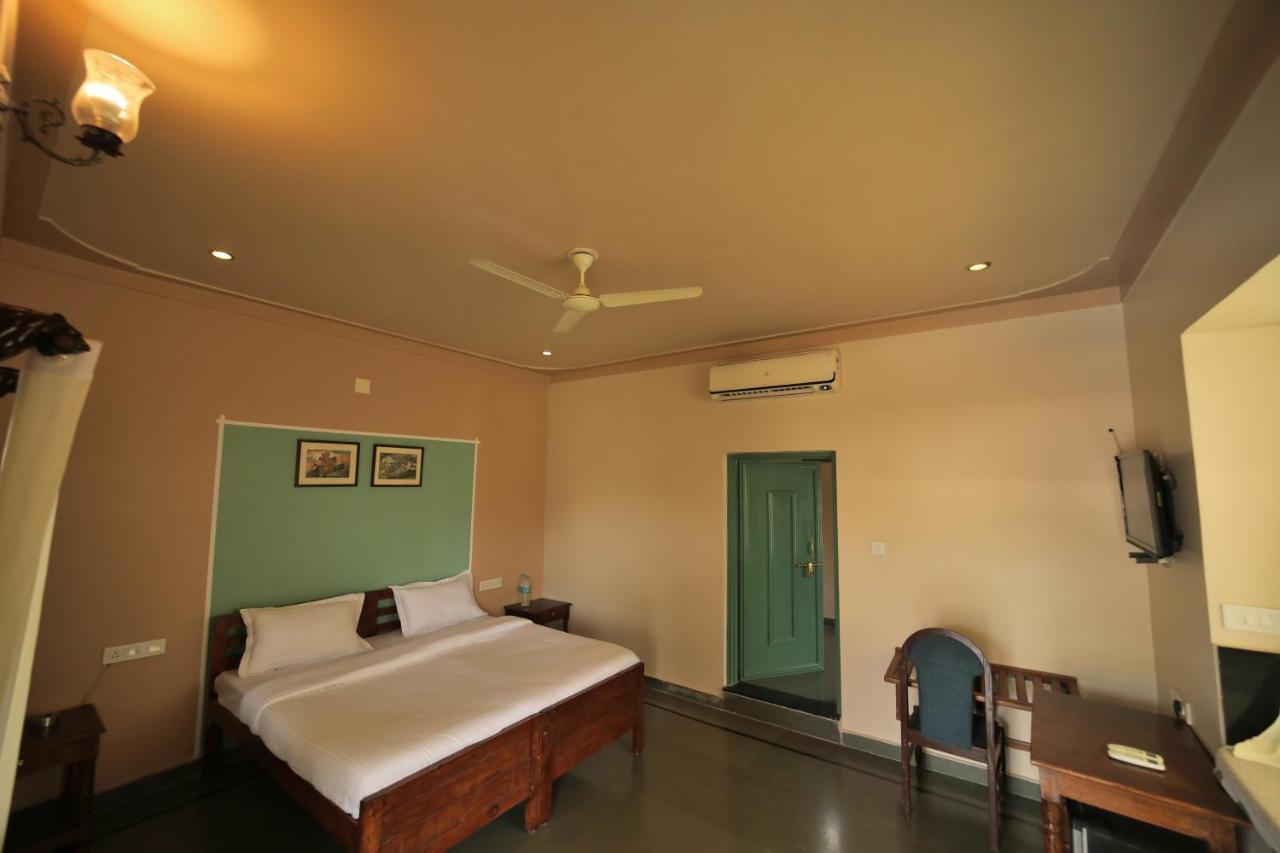 Vache Farm Stay อุเดเปอร์ ภายนอก รูปภาพ
