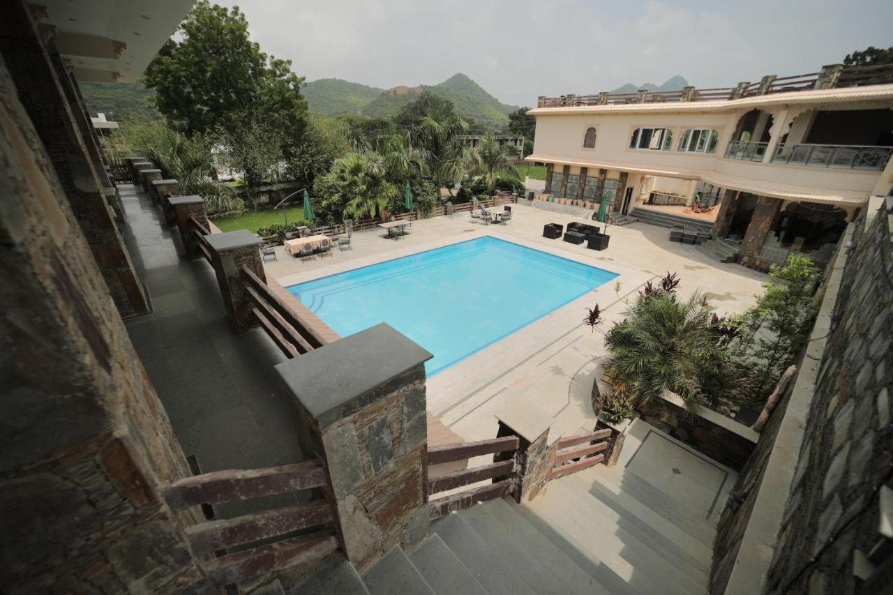 Vache Farm Stay อุเดเปอร์ ภายนอก รูปภาพ