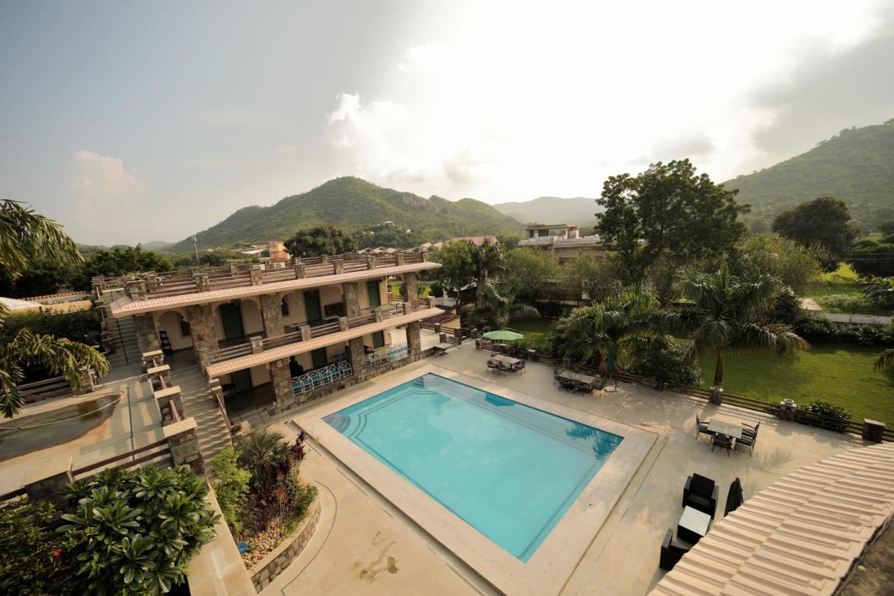 Vache Farm Stay อุเดเปอร์ ภายนอก รูปภาพ