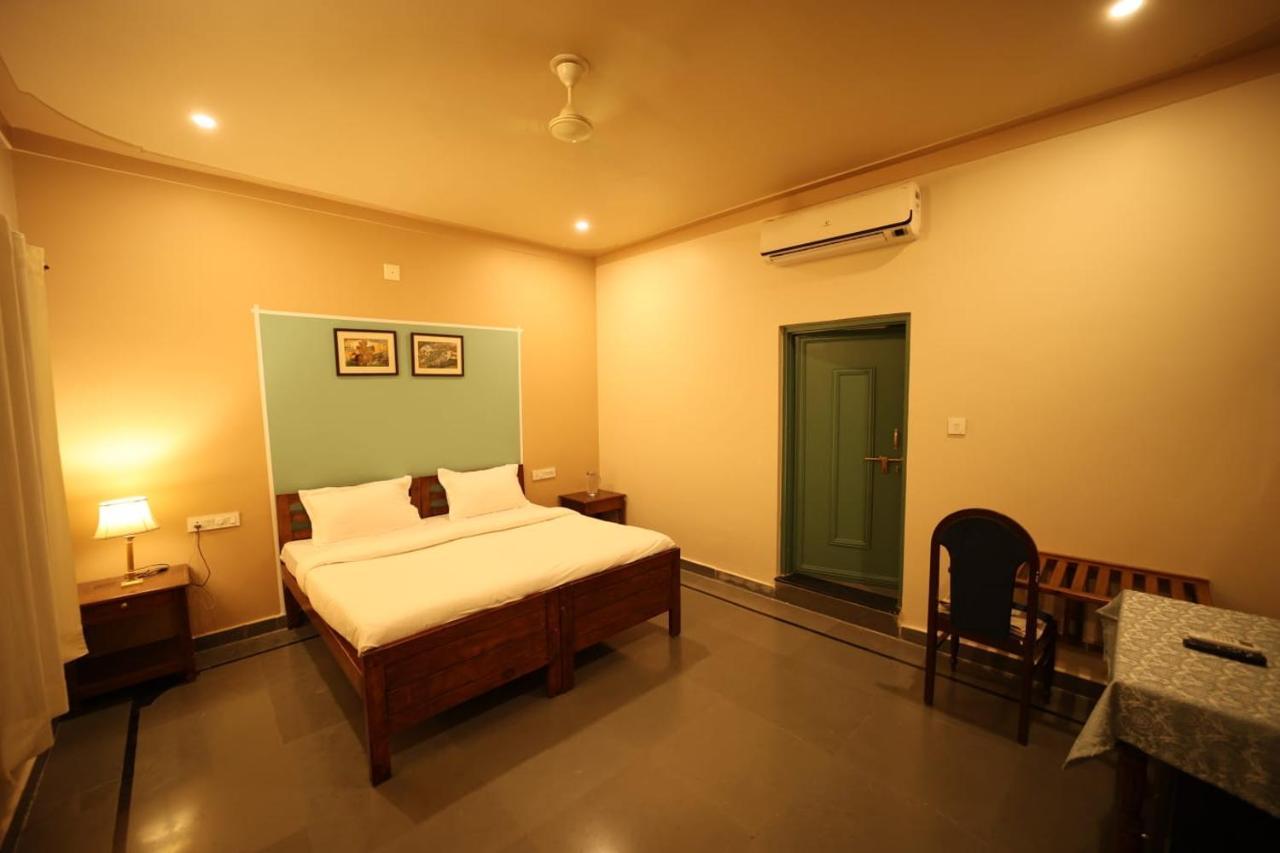 Vache Farm Stay อุเดเปอร์ ภายนอก รูปภาพ