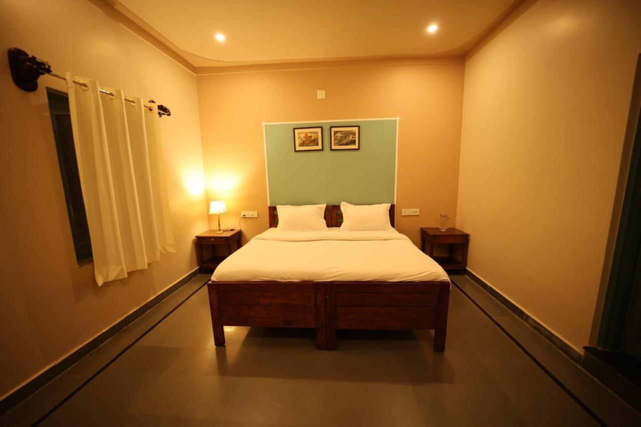 Vache Farm Stay อุเดเปอร์ ภายนอก รูปภาพ