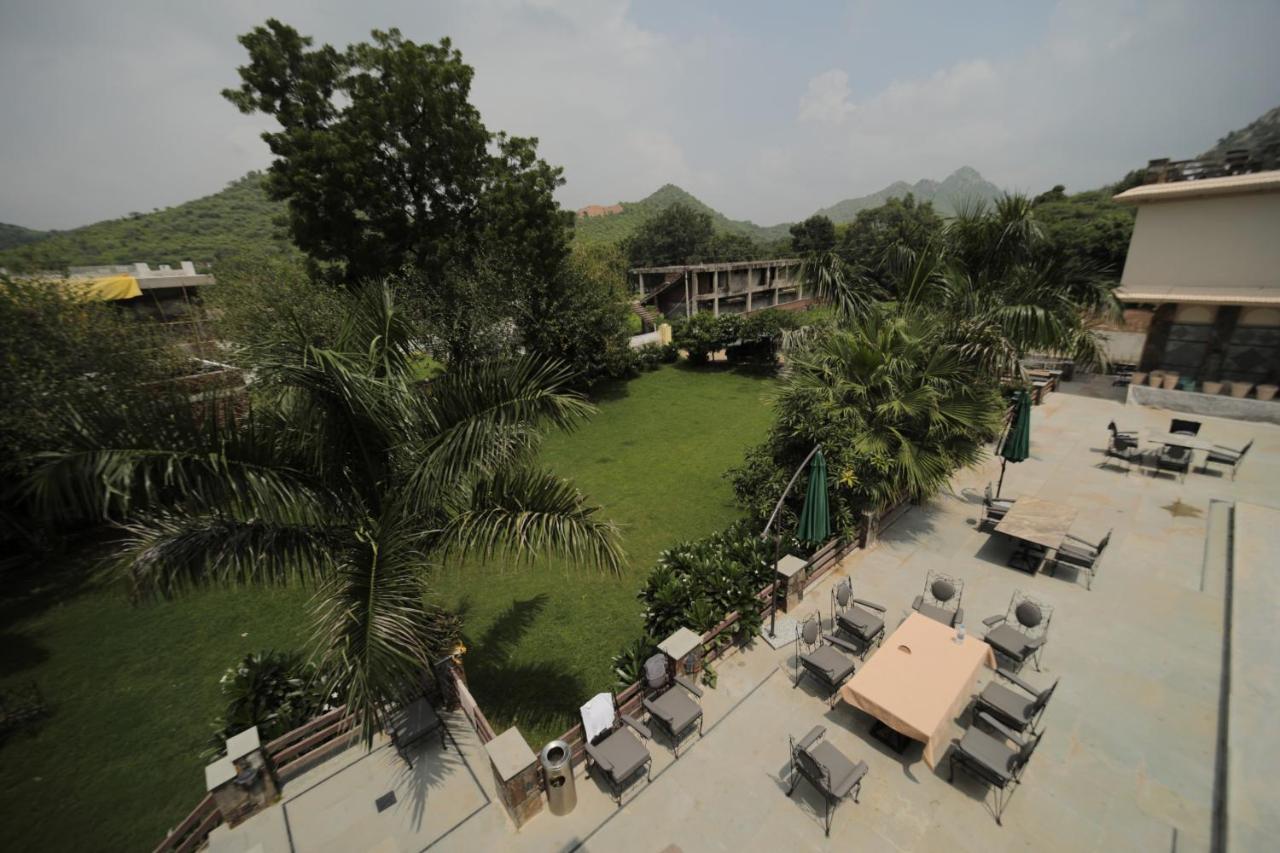 Vache Farm Stay อุเดเปอร์ ภายนอก รูปภาพ